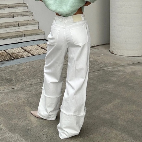 Zulu & Zephyr White Relaxed Jeans - Picture 2 of 4